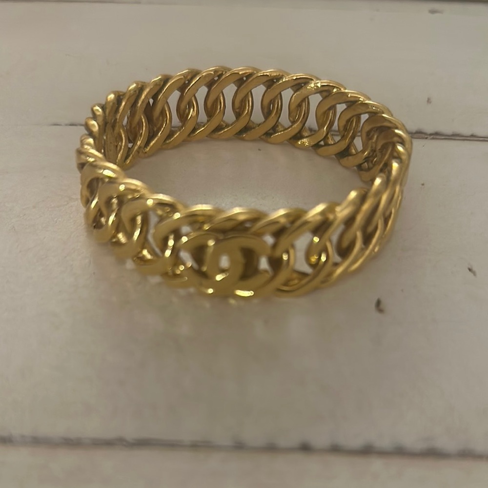 Intricate Gold Chain Link Bracelet